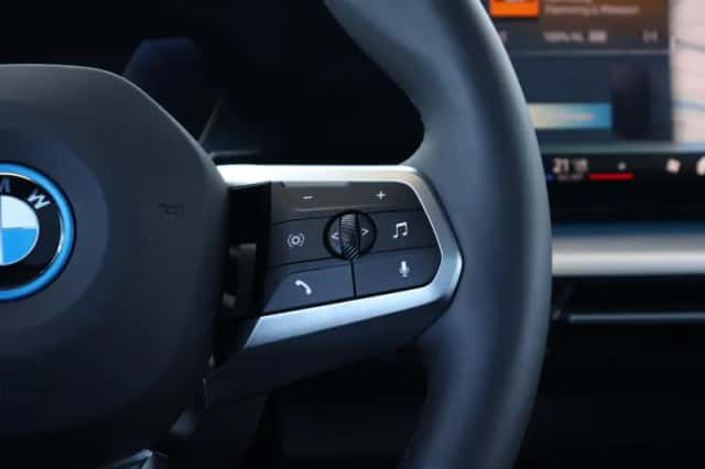BMW iX2 (2026) thumbnail 19