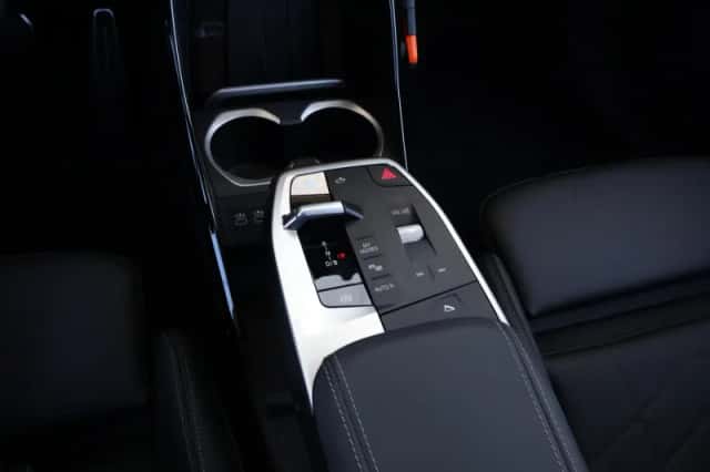 BMW iX2 (2026) thumbnail 24
