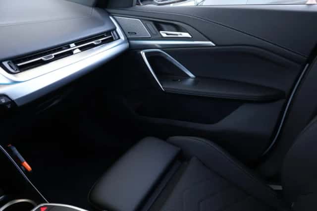 BMW iX2 (2026) thumbnail 41