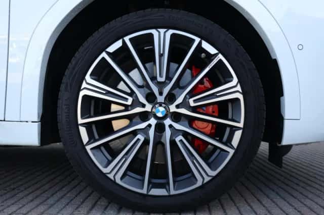 BMW iX2 (2026) thumbnail 6