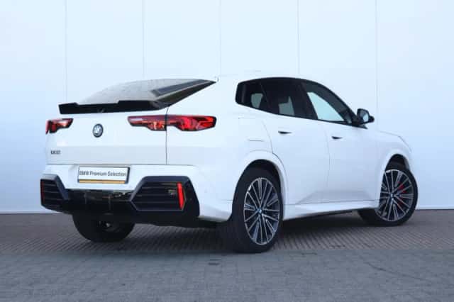 BMW iX2 (2026) thumbnail 7