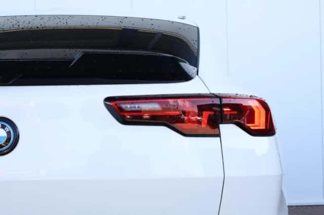 BMW iX2 (2026) thumbnail 9