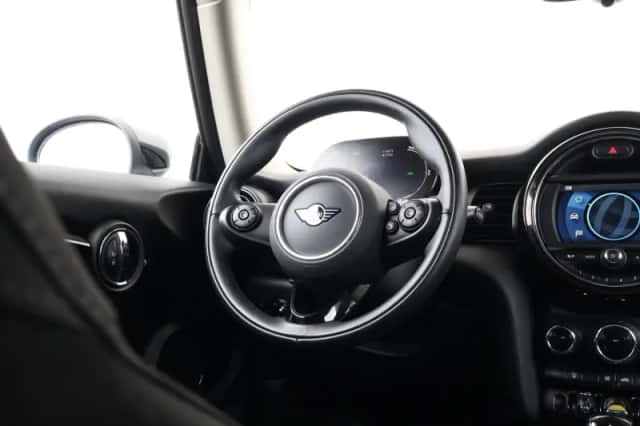 MINI Electric (2020) thumbnail 13