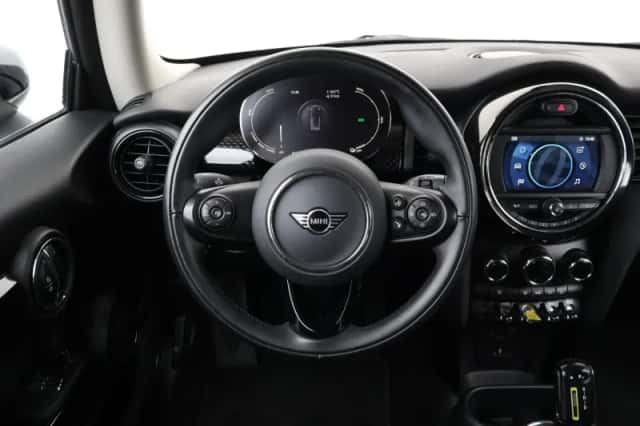 MINI Electric (2020) thumbnail 16