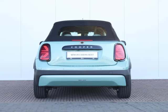 MINI Cabrio (2026) thumbnail 11