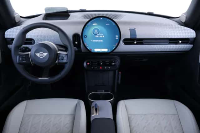 MINI Cabrio (2026) thumbnail 15