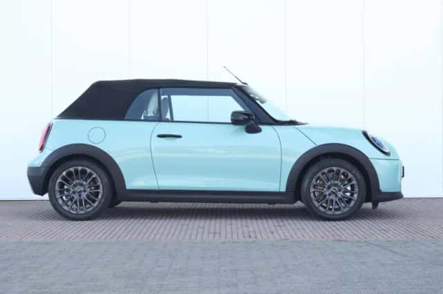 MINI Cabrio (2026) thumbnail 5