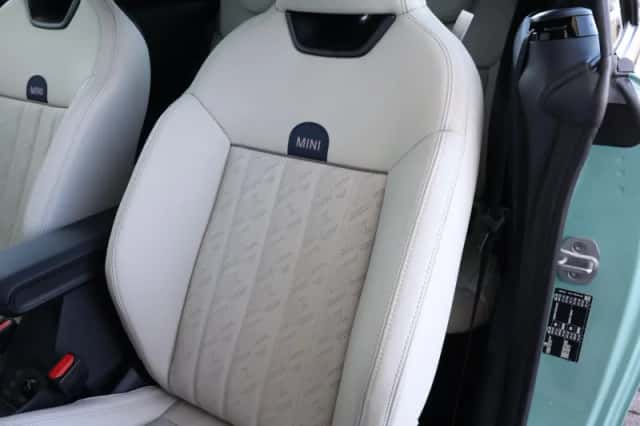 MINI Cabrio (2026) thumbnail 44