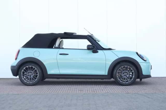 MINI Cabrio (2026) thumbnail 6