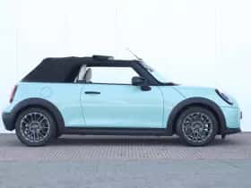 MINI Cabrio (2026) thumbnail 6
