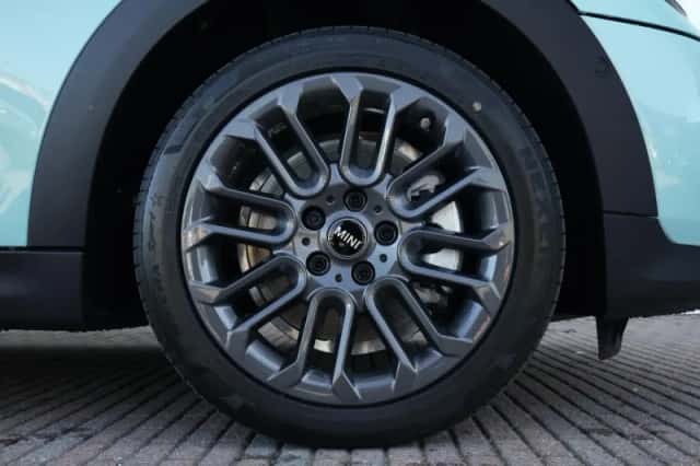 MINI Cabrio (2026) thumbnail 9