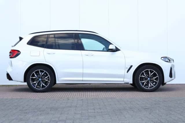 BMW X3 (2024) thumbnail 5