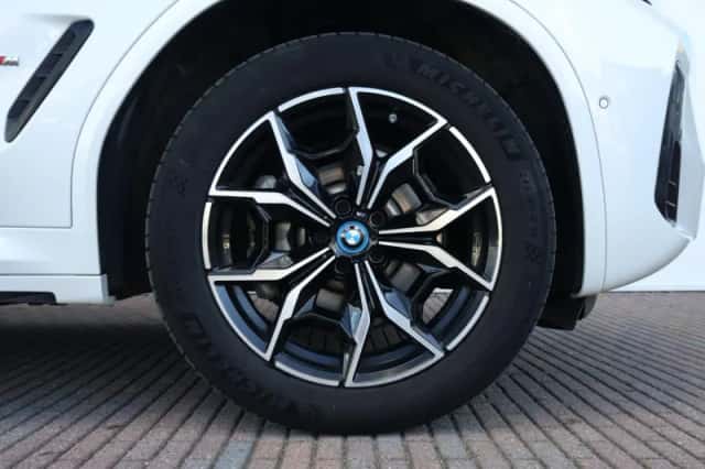 BMW X3 (2024) thumbnail 6
