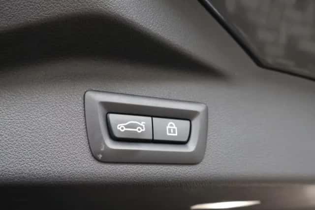 BMW X5 (2022) thumbnail 73