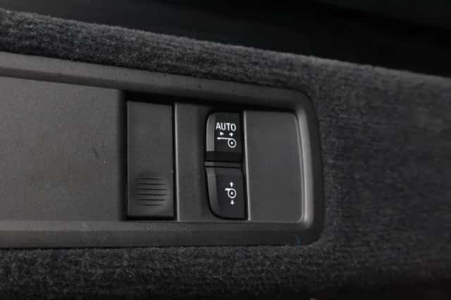 BMW X5 (2022) thumbnail 77