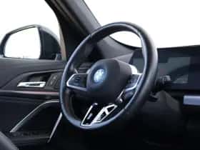 BMW iX1 (2023) thumbnail 11
