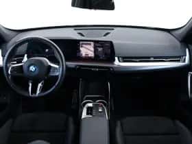 BMW iX1 (2023) thumbnail 12