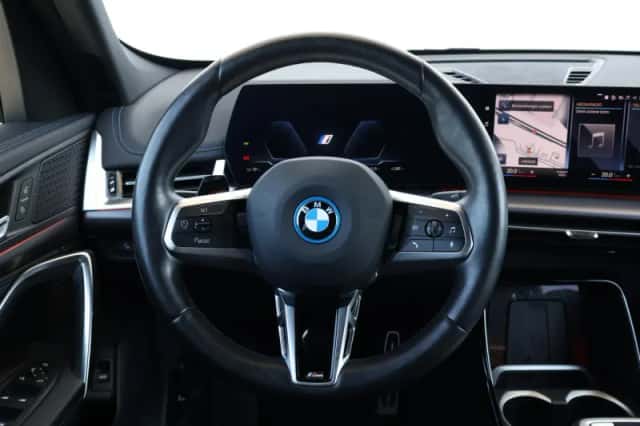 BMW iX1 (2023) thumbnail 17