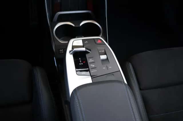 BMW iX1 (2023) thumbnail 22