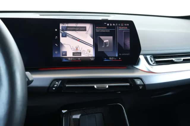BMW iX1 (2023) thumbnail 25