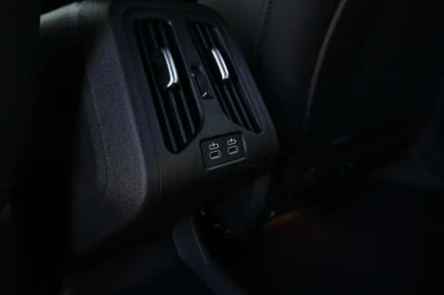 BMW iX1 (2023) thumbnail 42