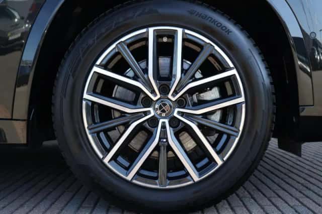 BMW iX1 (2023) thumbnail 6