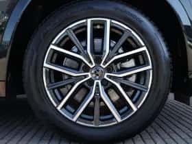 BMW iX1 (2023) thumbnail 6