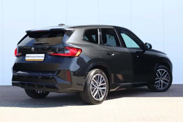 BMW iX1 (2023) thumbnail 7