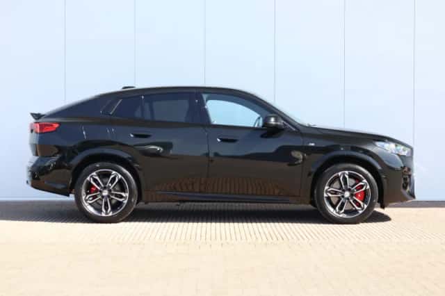 BMW X2 (2024) thumbnail 5