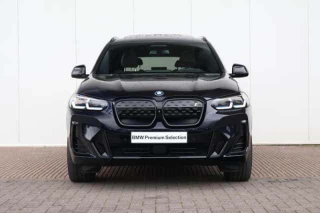 BMW iX3 (2022) thumbnail 2