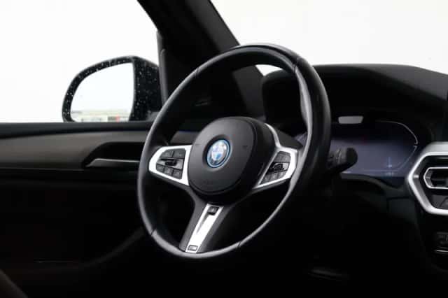 BMW iX3 (2022) thumbnail 11