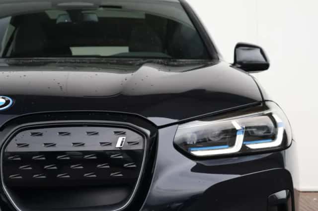 BMW iX3 (2022) thumbnail 3