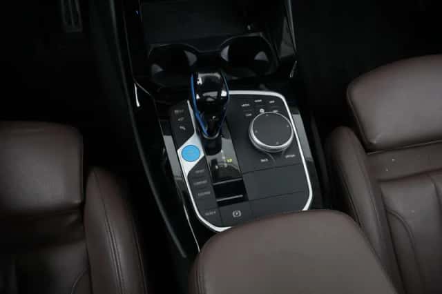 BMW iX3 (2022) thumbnail 25