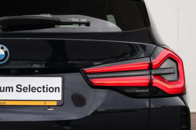 BMW iX3 (2022) thumbnail 9