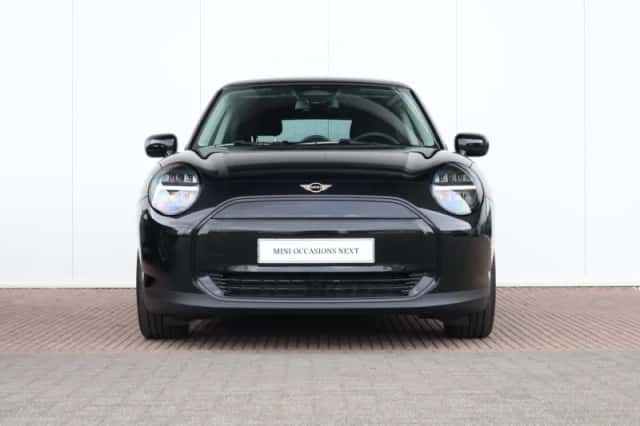 MINI Cooper (2025) thumbnail 2