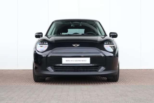 MINI Cooper (2025) thumbnail 2