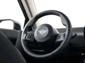 MINI Cooper (2025) thumbnail 13