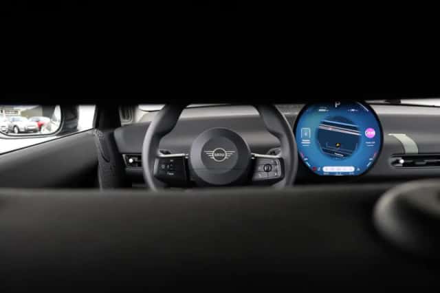 MINI Cooper (2025) thumbnail 14