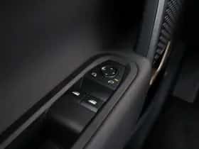 MINI Cooper (2025) thumbnail 15