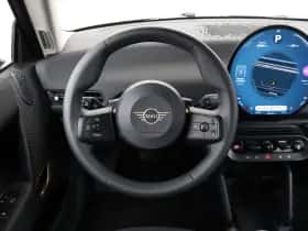 MINI Cooper (2025) thumbnail 16