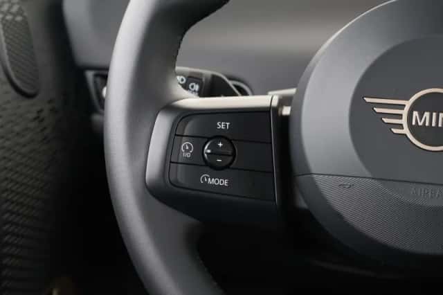 MINI Cooper (2025) thumbnail 17