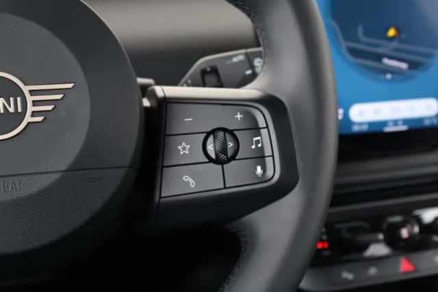 MINI Cooper (2025) thumbnail 18