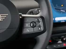 MINI Cooper (2025) thumbnail 18