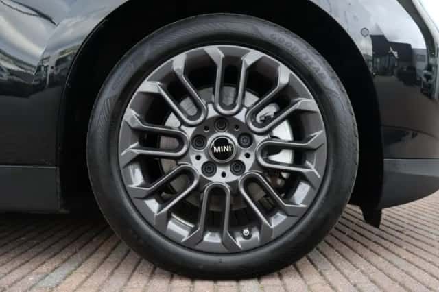 MINI Cooper (2025) thumbnail 6