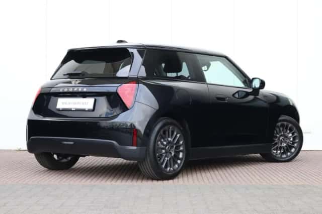 MINI Cooper (2025) thumbnail 7