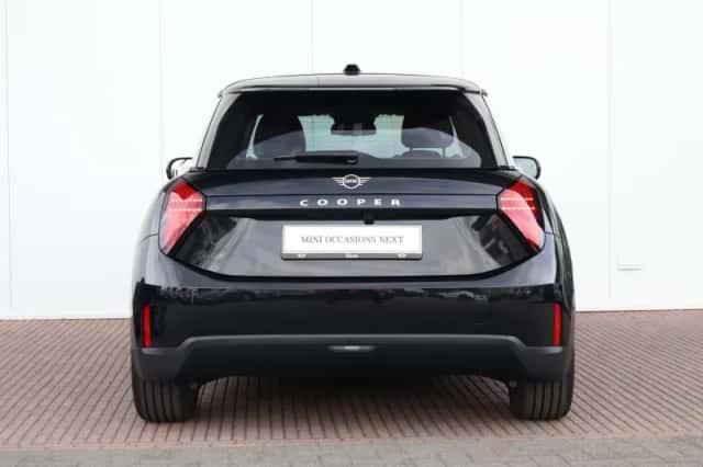 MINI Cooper (2025) thumbnail 8