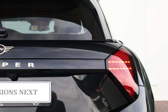 MINI Cooper (2025) thumbnail 9