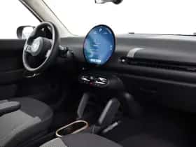 MINI Cooper (2025) thumbnail 10