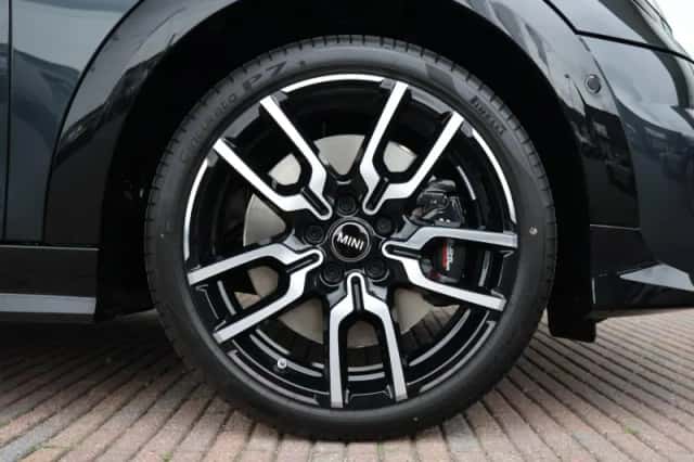 MINI Cooper (2026) thumbnail 6