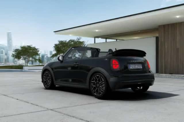 MINI Cabrio (2026) thumbnail 2